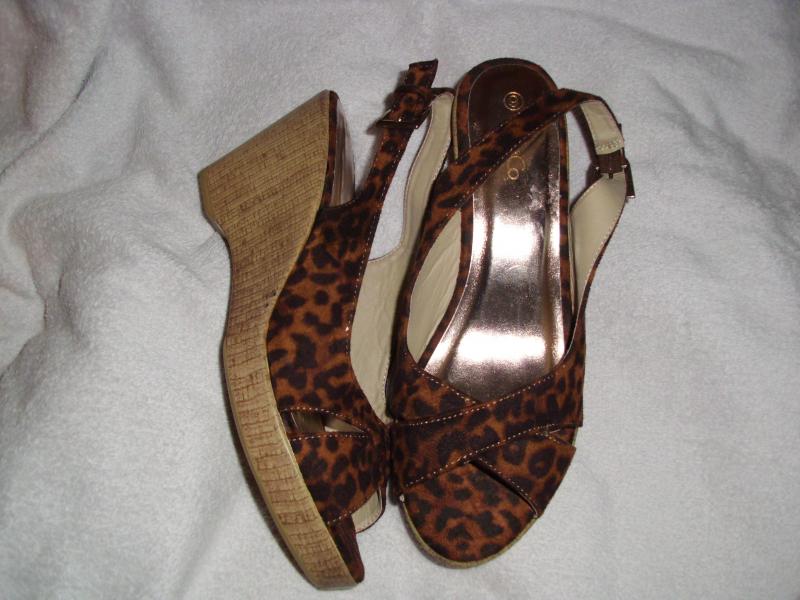 Wedge sandals