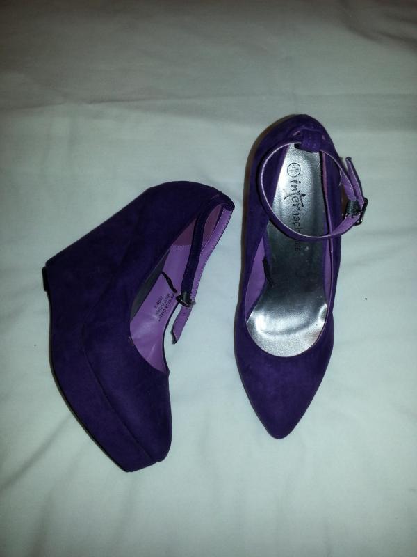 Dark purple wedge platform shoe