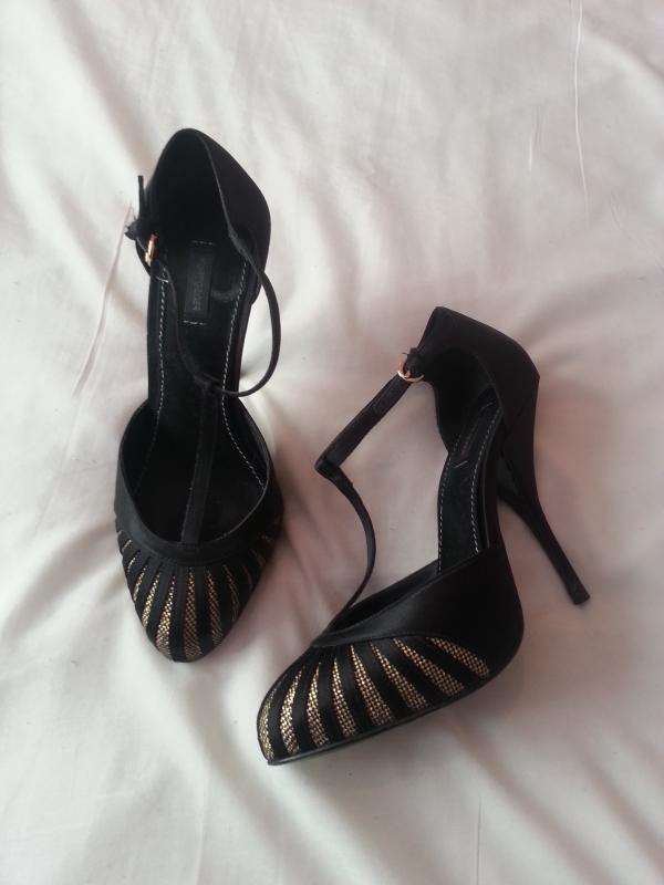 Black & Gold Kurt Geiger 